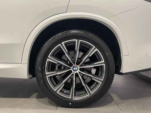 Certified 2024 BMW X5 xDrive40i w/ M Sport Package AWD/4WD image 8