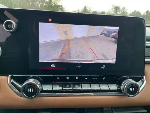 Used 2024 GMC Canyon AT4 w/ Canyon Safety Plus Package image 32