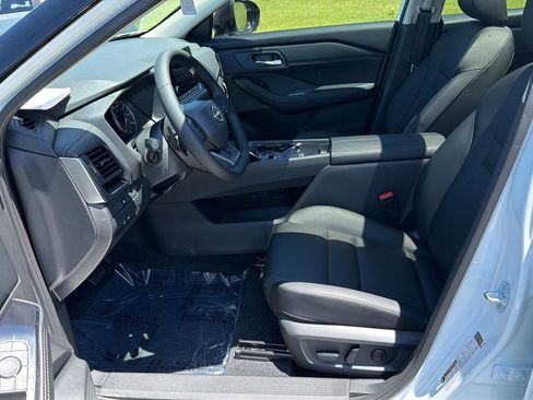 New 2026 Nissan Rogue SV FWD image 10