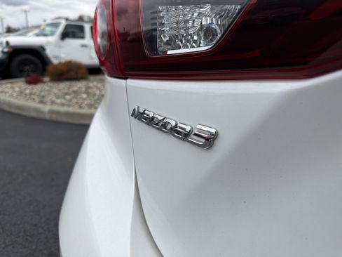 Used 2015 MAZDA MAZDA3 i Grand Touring image 30