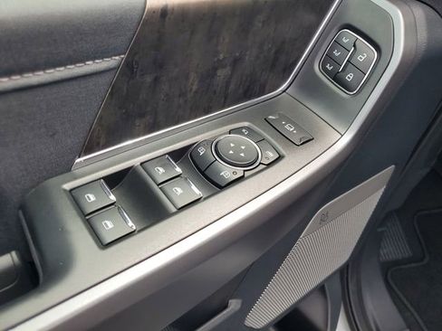 Used 2025 Ford F350 Lariat w/ Lariat Ultimate Package AWD/4WD image 9
