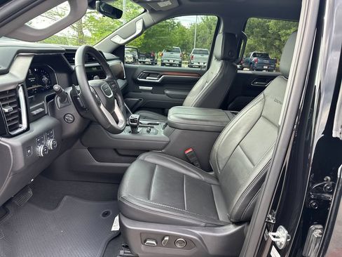 Used 2025 GMC Sierra 1500 Denali w/ Technology Package AWD/4WD image 20