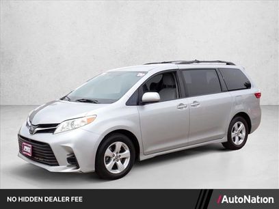 Used 2020 Toyota Sienna LE w/ Carpet Mat Package