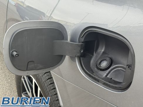 Used 2021 GMC Yukon AT4 image 37