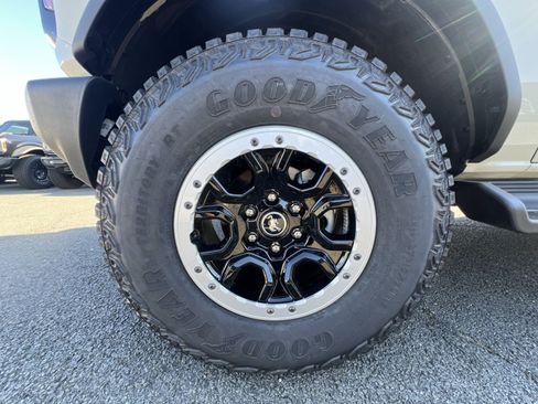 New 2025 Ford Bronco Outer Banks w/ Sasquatch Package AWD/4WD image 12