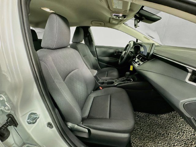 Used 2025 Toyota Corolla LE FWD image 31