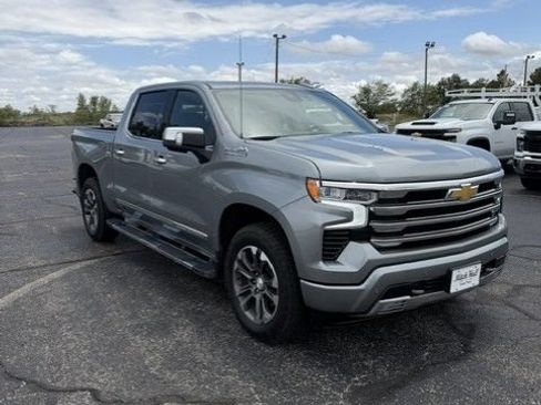 Used 2026 Chevrolet Silverado 1500 High Country w/ Technology Package AWD/4WD image 8