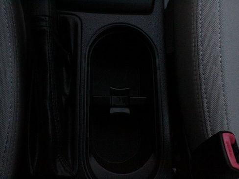 Used 2018 Subaru Forester 2.5i Premium w/ All-Weather Package image 35