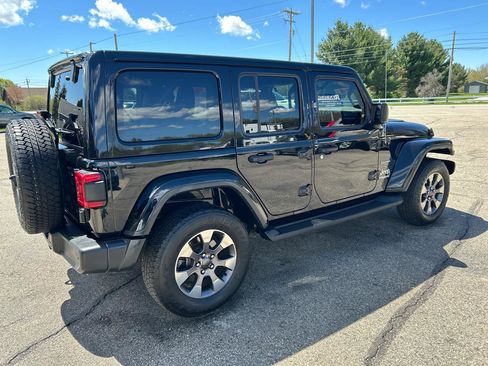 Used 2020 Jeep Wrangler Unlimited Sahara AWD/4WD image 4