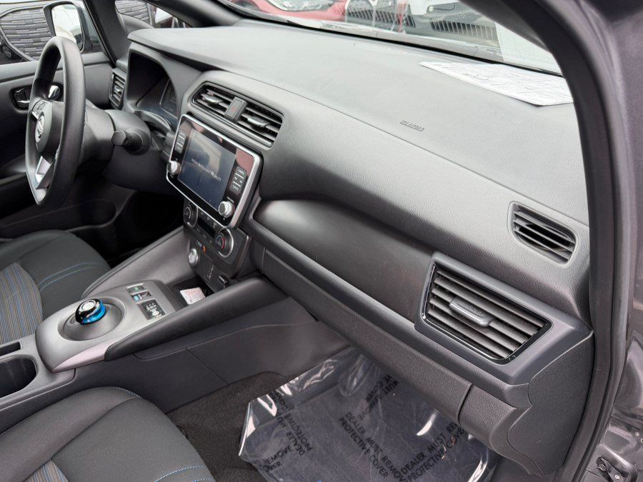 Used 2025 Nissan Leaf S FWD image 27