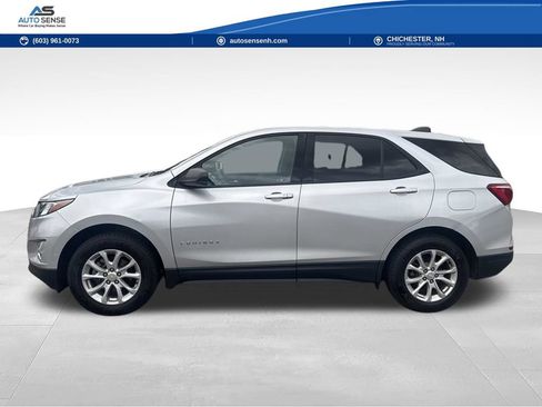 Used 2019 Chevrolet Equinox LS w/ LS Convenience Package AWD/4WD image 2