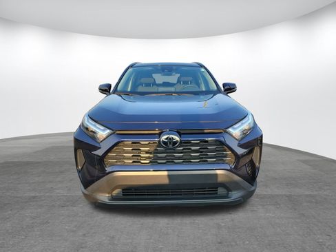 Used 2025 Toyota RAV4 XLE w/ Convenience Package FWD image 2