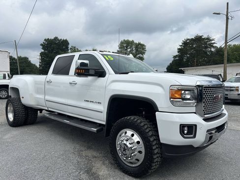 Used 2015 GMC Sierra 3500 Denali w/ Duramax Plus Package AWD/4WD image 4