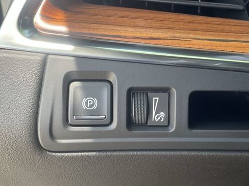 Used 2022 Cadillac XT5 Premium Luxury FWD image 18