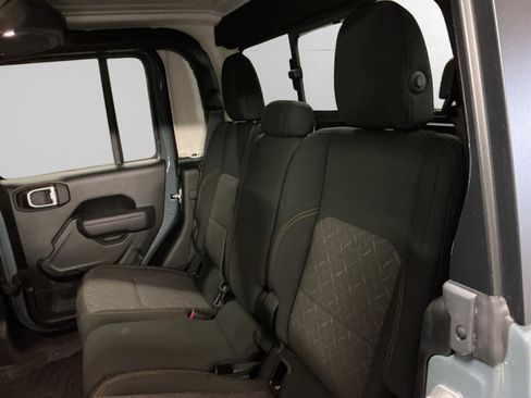 Used 2025 Jeep Gladiator Mojave w/ Convenience Group image 13