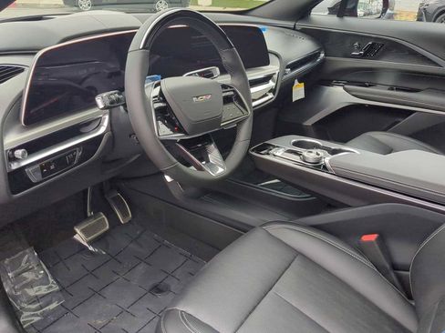 New 2026 Cadillac Lyriq V image 12