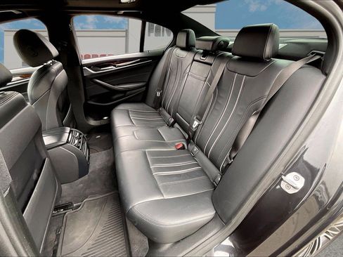 Used 2018 BMW 540i xDrive w/ Premium Package image 23