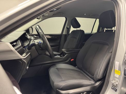 Used 2022 Jeep Grand Cherokee L Laredo w/ Luxury Tech Group I image 14