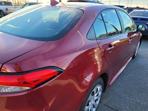 Used 2024 Toyota Corolla LE image 9