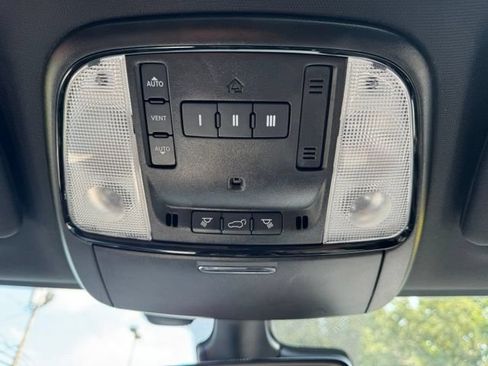 Used 2024 Dodge Durango GT AWD/4WD image 32