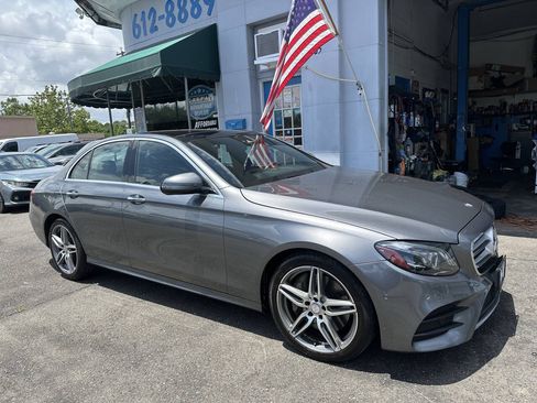 Used 2017 Mercedes-Benz E 300 4MATIC image 3
