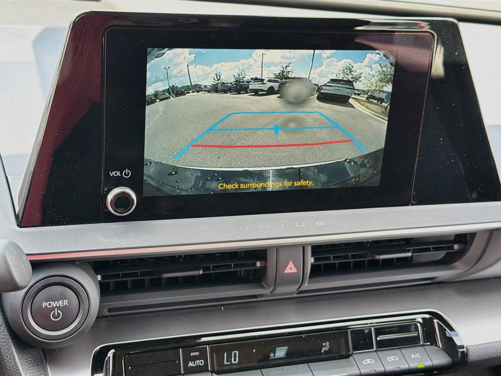 Used 2025 Toyota Prius LE FWD image 11