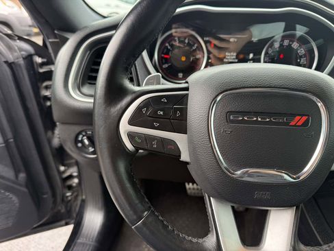 Used 2017 Dodge Challenger SXT Plus image 28