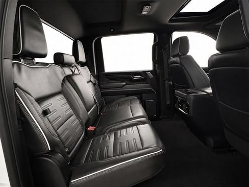 Used 2025 GMC Sierra 2500 AT4X AWD/4WD image 28