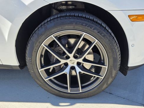 New 2025 Porsche Macan Turbo image 29