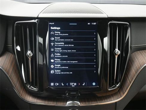 Used 2022 Volvo XC60 B5 Inscription w/ Protection Package Premier image 16