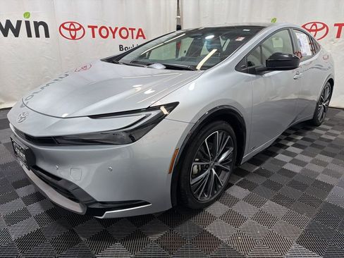Used 2025 Toyota Prius Limited image 3