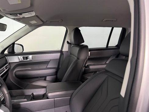 Used 2025 Hyundai Santa Fe SEL FWD image 23