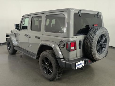 Used 2023 Jeep Wrangler Altitude image 6