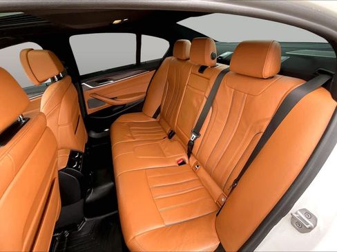 Used 2019 BMW 530i w/ Luxury Package RWD image 18
