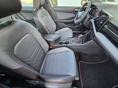 Used 2025 Volkswagen Jetta GLI Autobahn FWD image 24