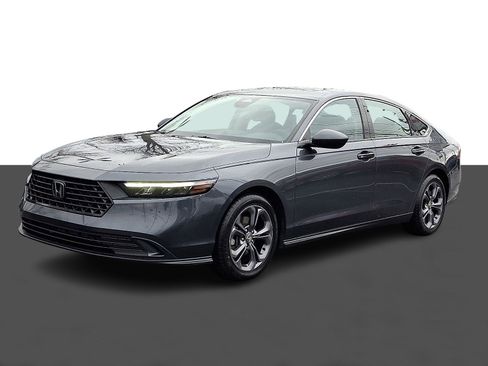 Certified 2023 Honda Accord EX image 3