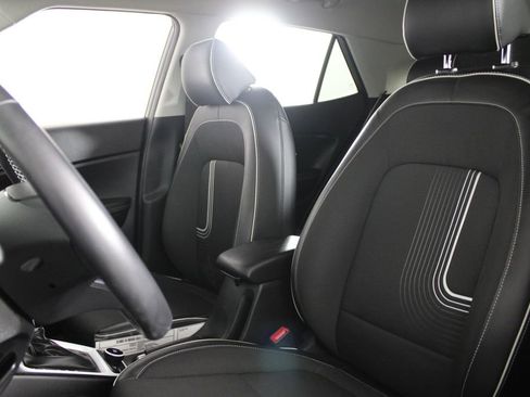Certified 2024 Hyundai Venue Limited FWD image 19