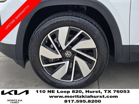 Used 2025 Volkswagen Atlas SE FWD image 17