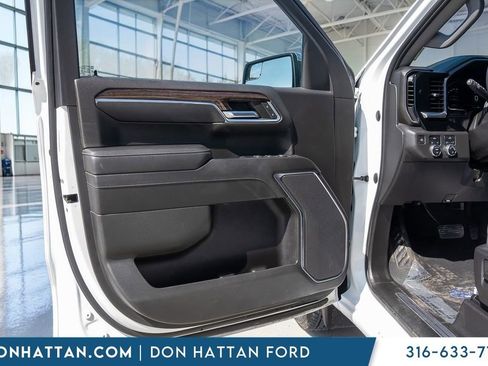 Used 2022 GMC Sierra 1500 SLE image 11