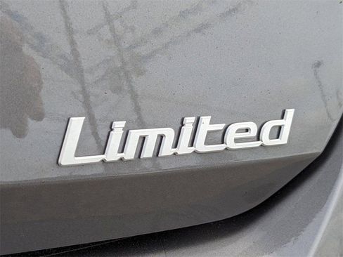 New 2025 Hyundai Elantra Limited FWD image 12