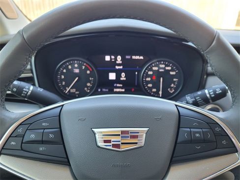 Used 2020 Cadillac XT5 Premium Luxury image 18