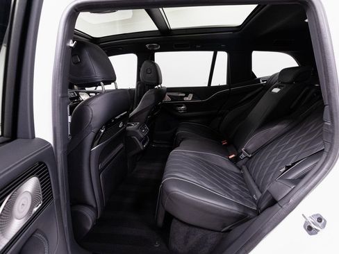Used 2024 Mercedes-Benz Maybach GLS 600 4MATIC image 29