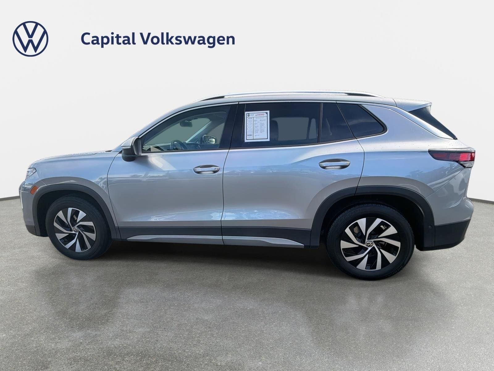 Used 2026 Volkswagen Tiguan S FWD image 8