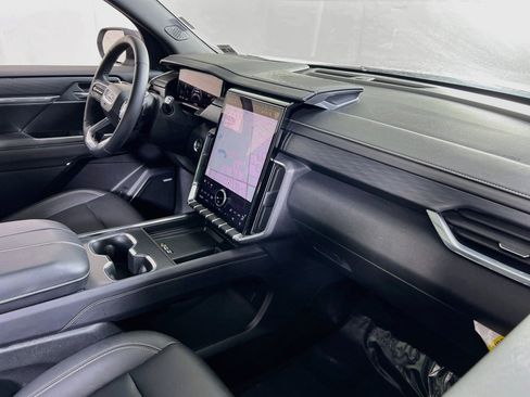 Used 2024 GMC Acadia Elevation w/ Black Edition image 30