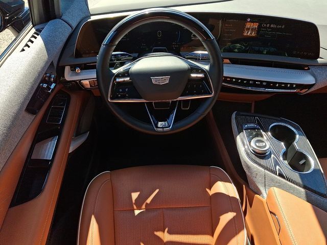 Certified 2025 Cadillac Optiq Sport 2 AWD/4WD image 10