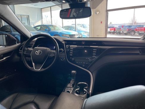 Used 2019 Toyota Camry XSE image 25
