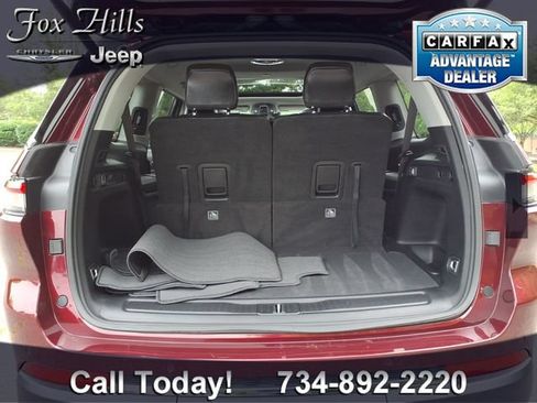 Used 2023 Jeep Grand Cherokee L Limited AWD/4WD image 10