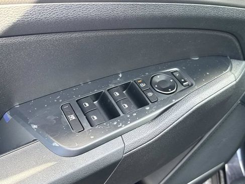 New 2026 Kia Sportage LX FWD image 17