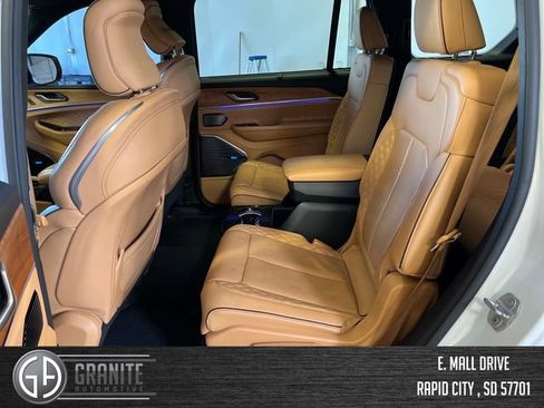 Used 2021 Jeep Grand Cherokee L Summit AWD/4WD image 25