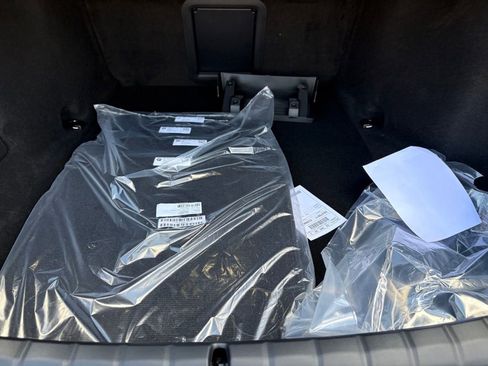 Used 2025 BMW i7 xDrive60 w/ Premium Package image 28